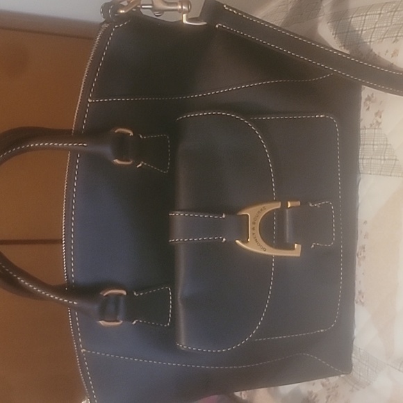 Beautiful Dooney and Bourke Purse - Picture 1 of 4